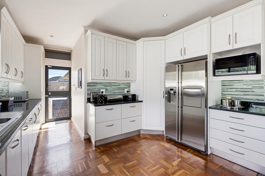 4 Bedroom Property for Sale in Pinelands Western Cape